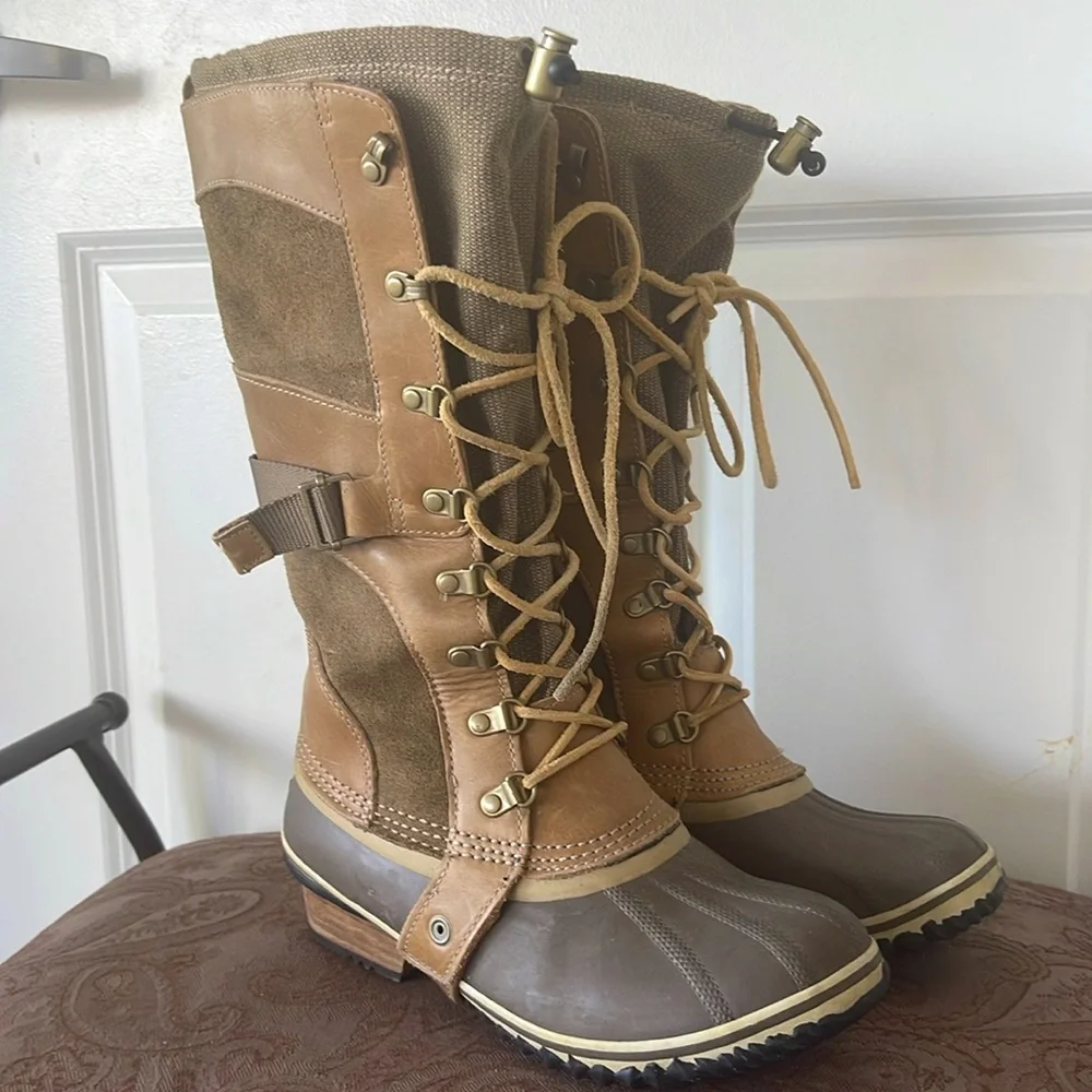 Sorel Women's Brown & Tan Lace-Up Winter Rain Boots EUC